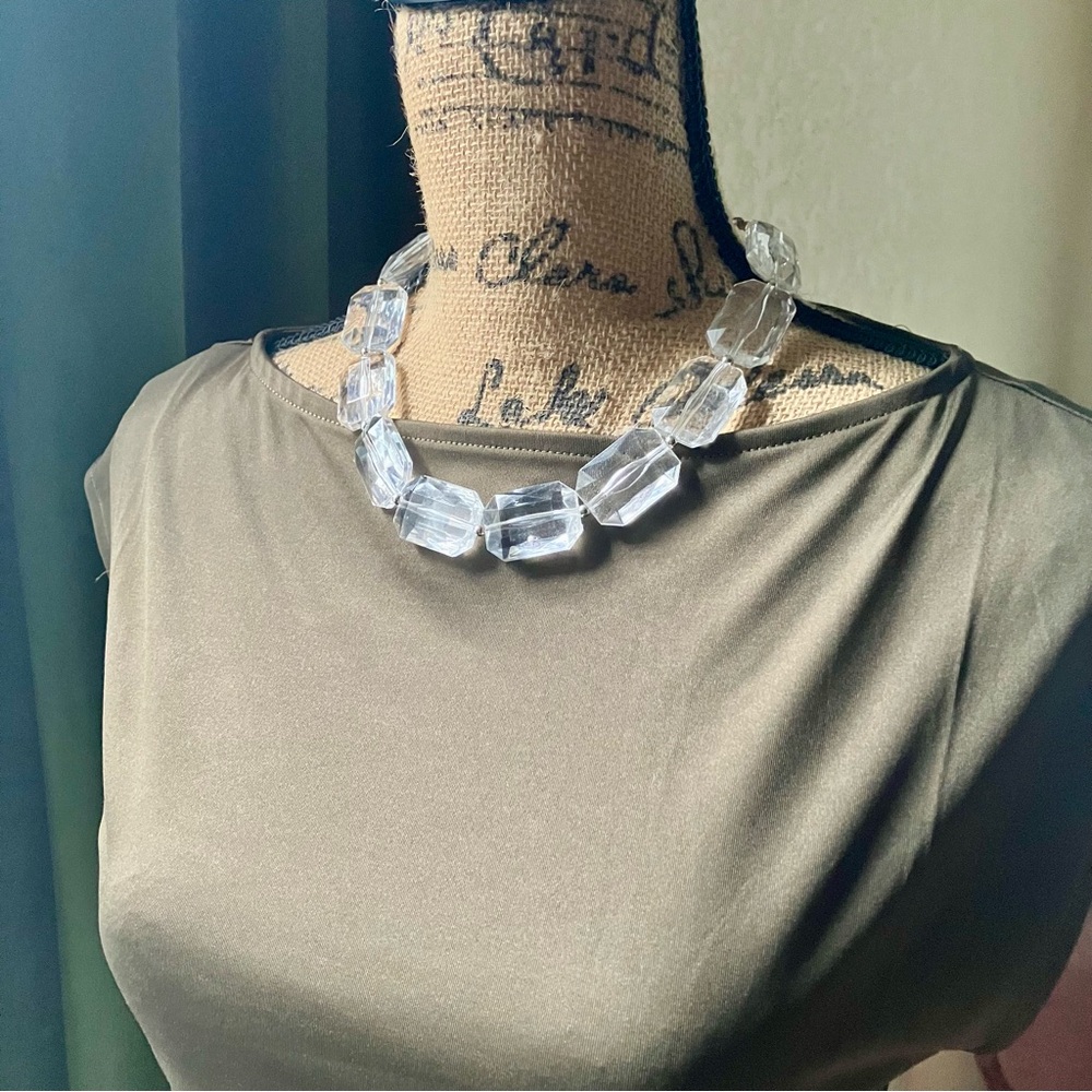 Chunky clear acrylic necklace and earring set - Picture 3 of 6